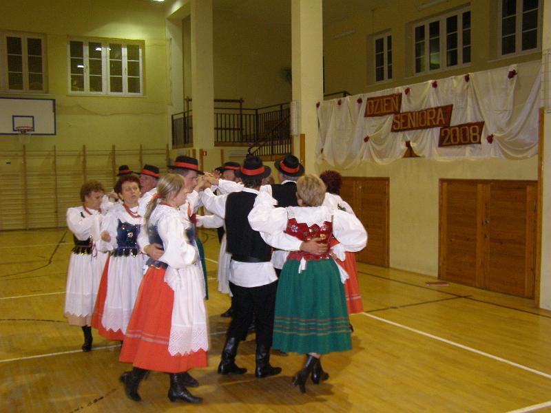 PA180186.JPG - W sali. Koncert Zespołu Pieśni i tańca "Lubatowianie"