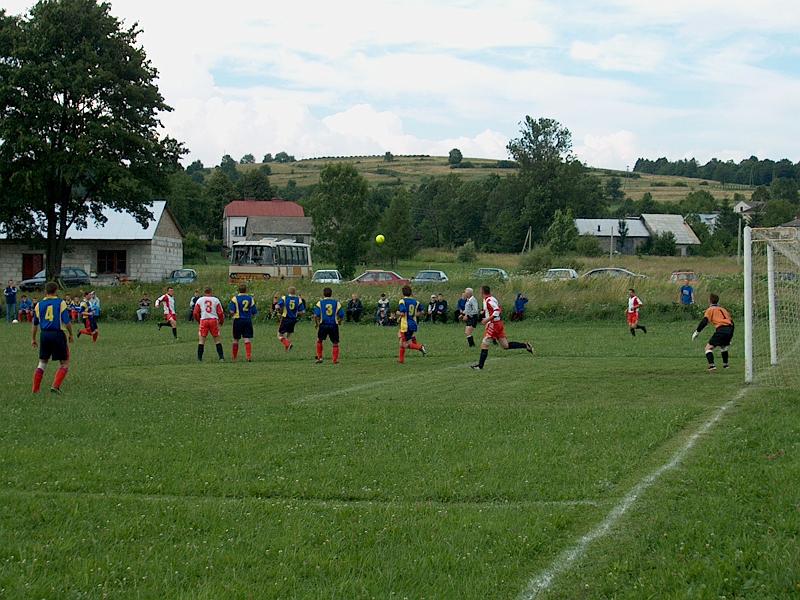 2002-5.jpg - Mecz Zorzy na własnym stadionie w roku 2002