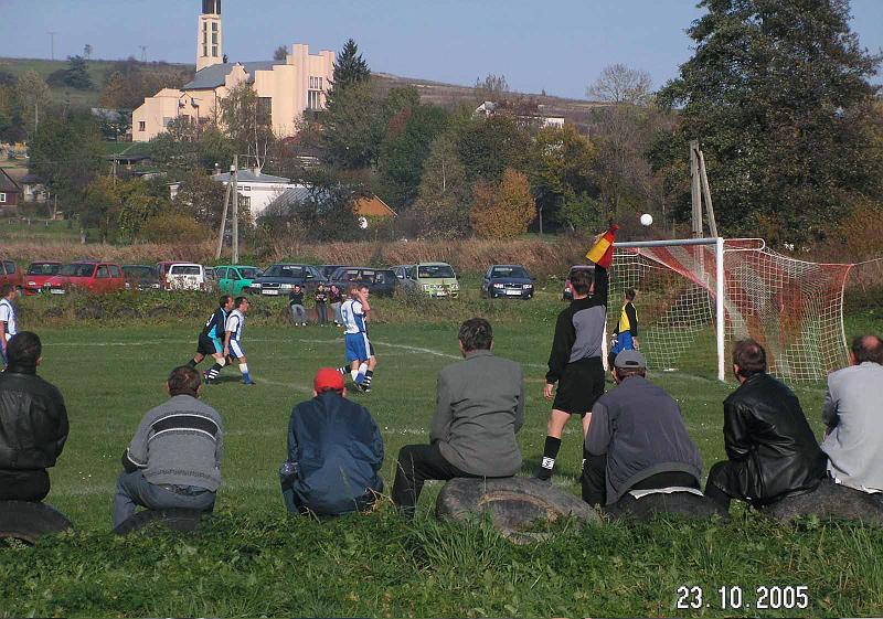 2005-3.jpg - Mecz Zorzy na własnym stadionie w roku 2005.