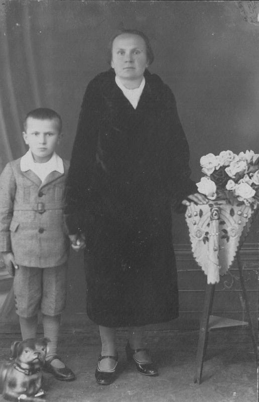1930-5.jpg - Zdjęcie z roku 1930 z albumu rodziny Zajchowskich